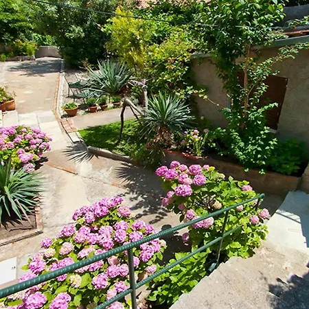 Apartment Gradac With Garden Next To Beach And Old Town Dubrovnik Exterior foto