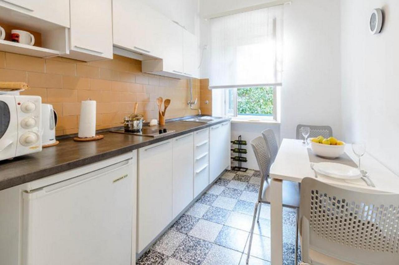 Apartment Gradac With Garden Next To And Old Town *