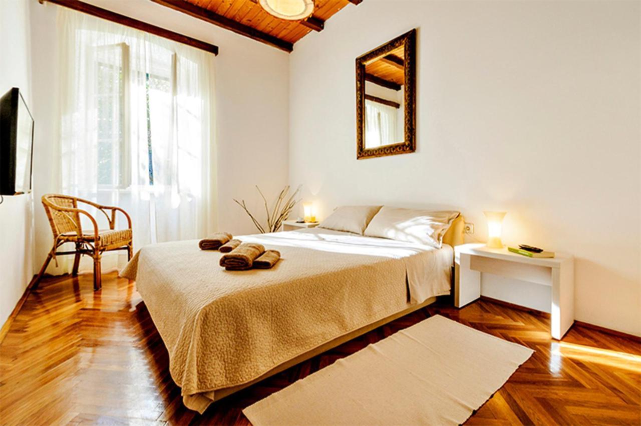 Gradac With Garden Next To And Old Town Apartment Dubrovnik