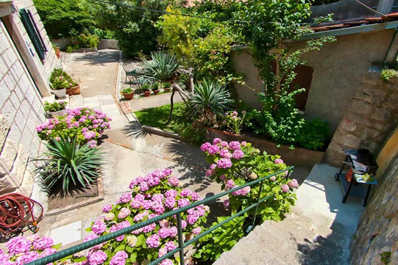 Apartment Gradac With Garden Next To And Old Town Dubrovnik